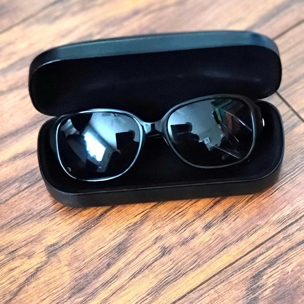Black Coach sunglasses, polarized, one size